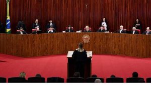 BRASIL: Tribunal Electoral veta candidatura presidencial de Lula BRASIL: Tribunal Electoral veta candidatura presidencial de Lula