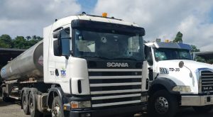 Atacan en la autopista Duarte camiones cargados combustibles