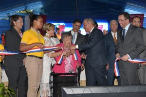 SANTIAGO: El presidente Medina inaugura tres centros educativos