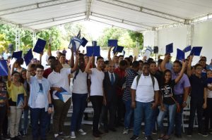 ITLA entrega 106 becas a jóvenes para estudiar tecnología