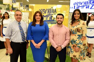 SANTIAGO: Como cada año, La Sirena inicia «La Feria de Limpieza» SANTIAGO: Como cada año, La Sirena inicia «La Feria de Limpieza»