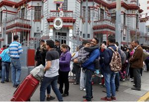 VENEZUELA: Decenas regresan con el ‘puente aéreo’ de Maduro VENEZUELA: Decenas regresan con el ‘puente aéreo’ de Maduro