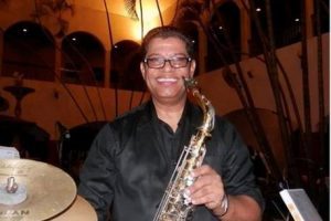 Muere de un infarto el destacado saxofonista Arturo Rosario