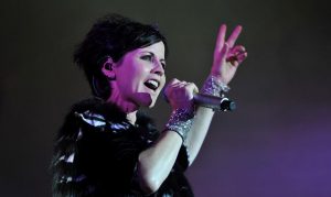 Cantante The Cranberries se ahogó en la bañera cuando estaba ebria