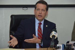 Bisonó atribuye problema eléctrico a «incapacidad» de gobiernos PLD