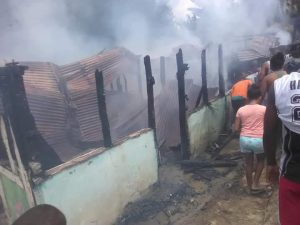 TAMAYO: Una multitud lincha a un trastornado habría matado mujer TAMAYO: Una multitud lincha a un trastornado habría matado mujer