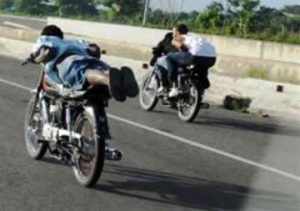 SDN: Mueren dos motociclistas participaban competencia ilegal