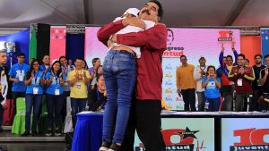 Nicolás Maduro dice venezolanos emigran «llenos de dólares»