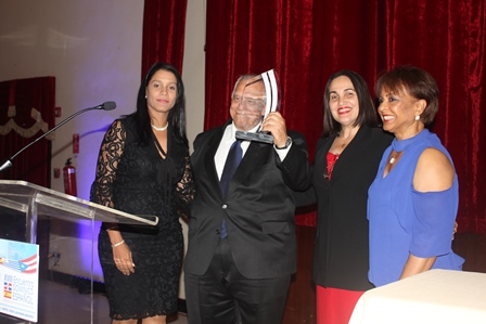 Sociedad Dominicana de Nefrología reconoce trayectoria del Dr Fernando Morales Billini imagen