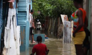 200 desplazados en la República Dominicana a causa lluvias de Isaac