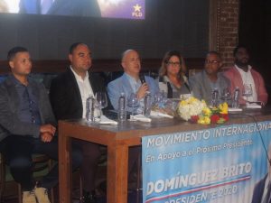 Domínguez Brito promete mejorar servicios consulares, rebajar costo