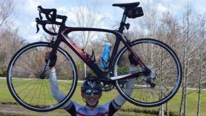 Un dominicano recorre los Estados Unidos en bicicleta