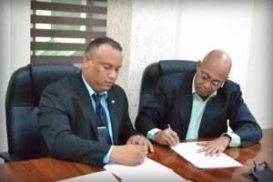 LA VEGA: Cooperativa Vega y Educación renuevan convenio