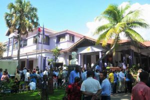 Militantes del PLD se suman acción de amparo busca anular reunión CC