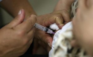 NY pide cautela a comunidad judía ortodoxa ante brote de sarampión