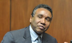 Demandan senador Félix Bautista por «fraude» en venta terrenos Verón