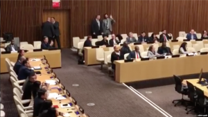 Cubanos interrumpen sesión de ONU al grito de «Cuba sí, bloqueo no» Cubanos interrumpen sesión de ONU al grito de «Cuba sí, bloqueo no»