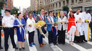 Cónsul destaca esfuerzos Arquidiócesis para éxito Desfile Mariano