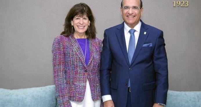 Embajadora EEUU realiza visita al presidente Junta Central Electoral imagen