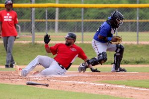 Licey derrota Escogido en pretemporada beisbol profesional