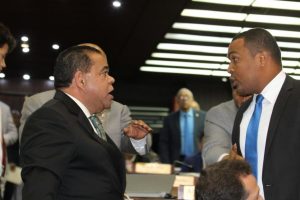 Iglesia califica espectáculo de mal gusto discusión Botello-Díaz