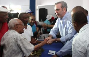 Abinader urge modelo que priorice en necesidades comunitarias