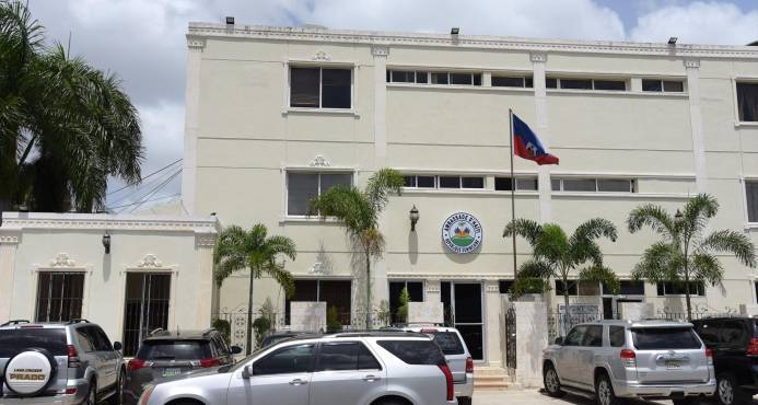 Haití suspende emisión de pasaportes en la R. Dominicana tras denuncias imagen