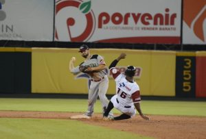 Gigantes se afianzan primer lugar; Aguilas vencen Licey; Estrellas derrotan Toros
