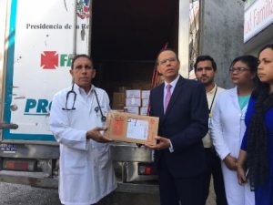 PROMESE/CAL dona medicamentos a Fundación Cruz Jiminian