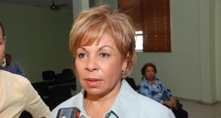 Alburquerque se queja por falta de cajas y fundas navideñas Alburquerque se queja por falta de cajas y fundas navideñas