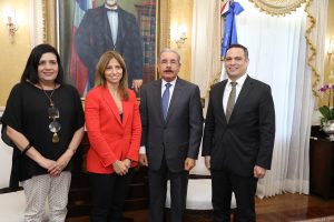 Medina recibe visita de la presidenta de Altice en República Dominicana