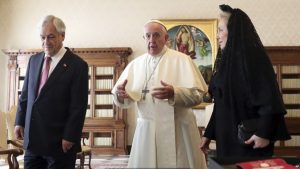 El Papa expulsa del sacerdocio a los ex obispos chilenos Cox y Órdenes