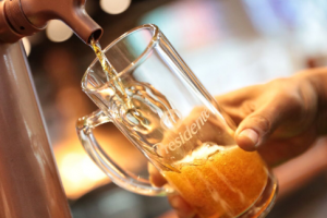 Presidente presenta edición especial para el “Oktobeerfest”