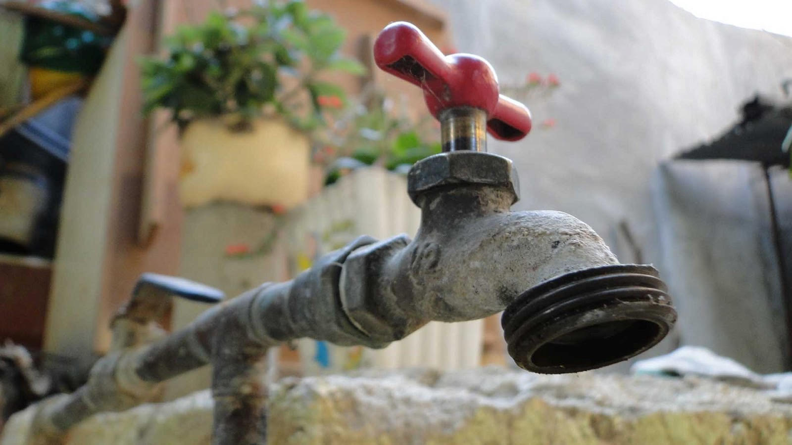 BARAHONA: Denuncian dos meses sin agua potable barrio Enriquillo imagen