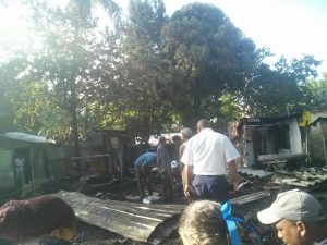 LOS ALCARRIZOS: Incendio destruye barracón de 7 viviendas