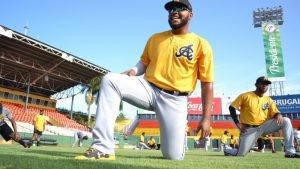 Edwin Espinal truena desde su arribo a las Águilas Cibaeñas