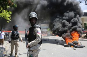 Jefe policial haitiano resulta herido en víspera de protestas