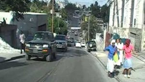 HAITI: Atacan a balazos vehículo hijo mayor del presidente Moise