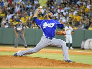 Triple empate en primer lugar; Licey blanquea a las Águilas