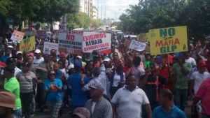 Disturbios durante una marcha por rebaja en precios de combustibles