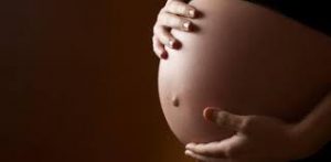 Dominicanas son terceras en consumo de alcohol durante embarazo en AL