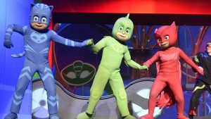 ‘Héroes en pijamas’ pone a gozar niños en el Teatro Nacional