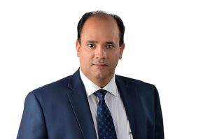 Precandidato del PRSC define como irresponsable manejo económico