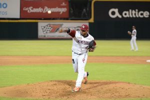 Gigantes continúan líderes torneo beisbol; Leones y Toros ganan