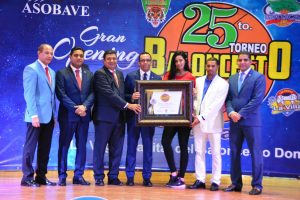 Basket vegano reconoce al Ministro de Edcuación