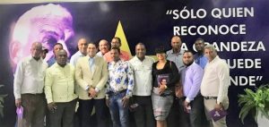 Dirigentes peledeistas Azua respaldan las aspiraciones de Andrés Navarro