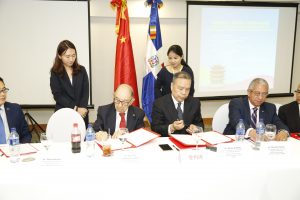 Empresarios chinos y de la RD firman acuerdo de cooperación y negocios Empresarios chinos y de la RD firman acuerdo de cooperación y negocios
