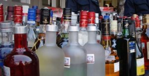 LA VEGA: Incautan seis mil botellas de ron ilegal y 150 cajas de cigarrillos LA VEGA: Incautan seis mil botellas de ron ilegal y 150 cajas de cigarrillos