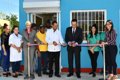 Comunidades Barraquito y Las Coles reciben farmacias del pueblo 532 y 533 imagen