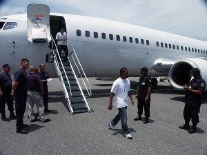 Estados Unidos deportó este martes a otros 75 expresidiarios dominicanos Estados Unidos deportó este martes a otros 75 expresidiarios dominicanos